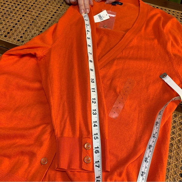 Gap light front button waist sweater. - Picture 10 of 10